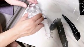 Bạn cùng phòng dâm đãng